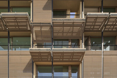 GUBI-vFolding ® Motorized vertical folding system for wooden facades